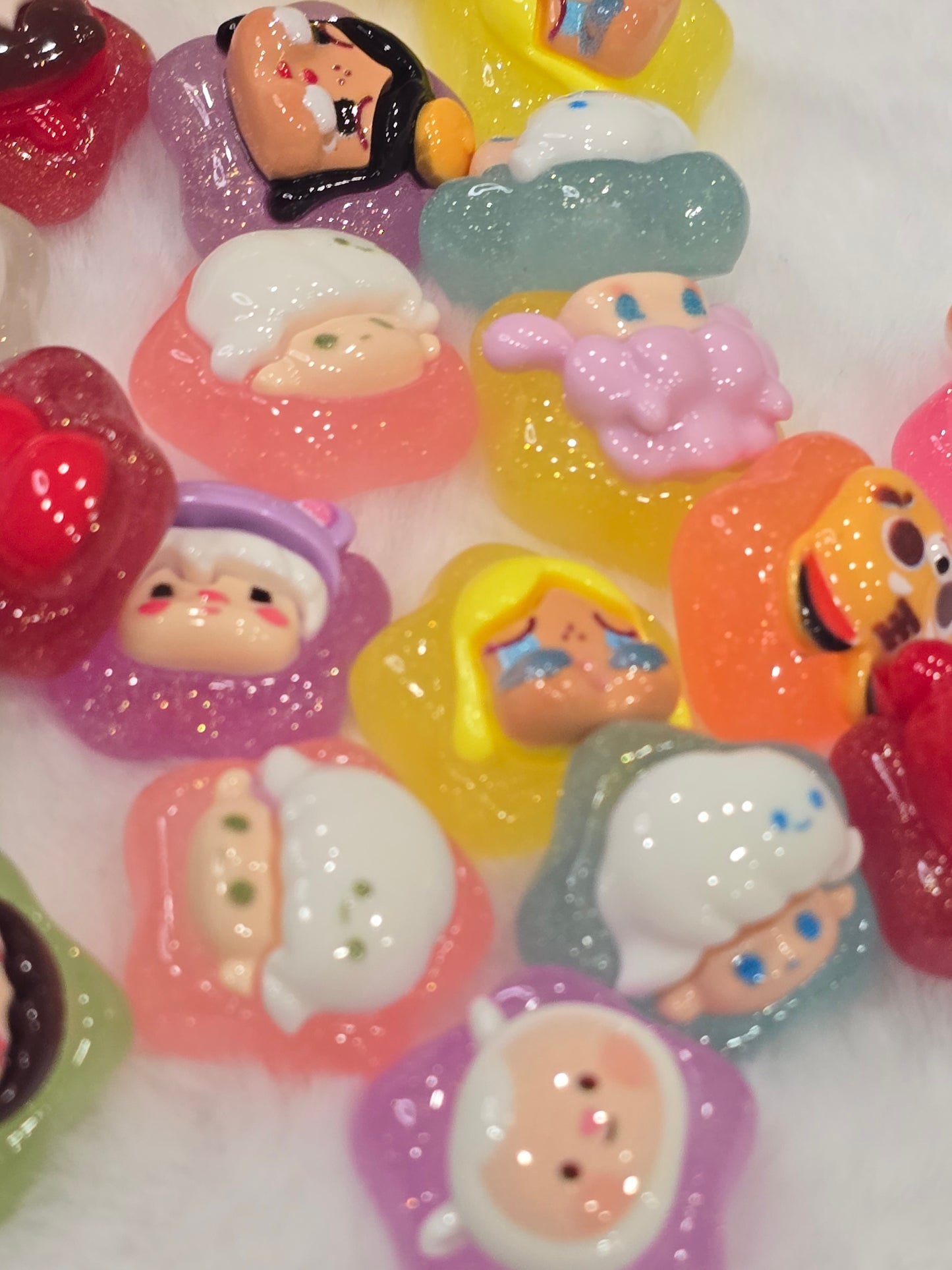 Pop mart chunky resin charms