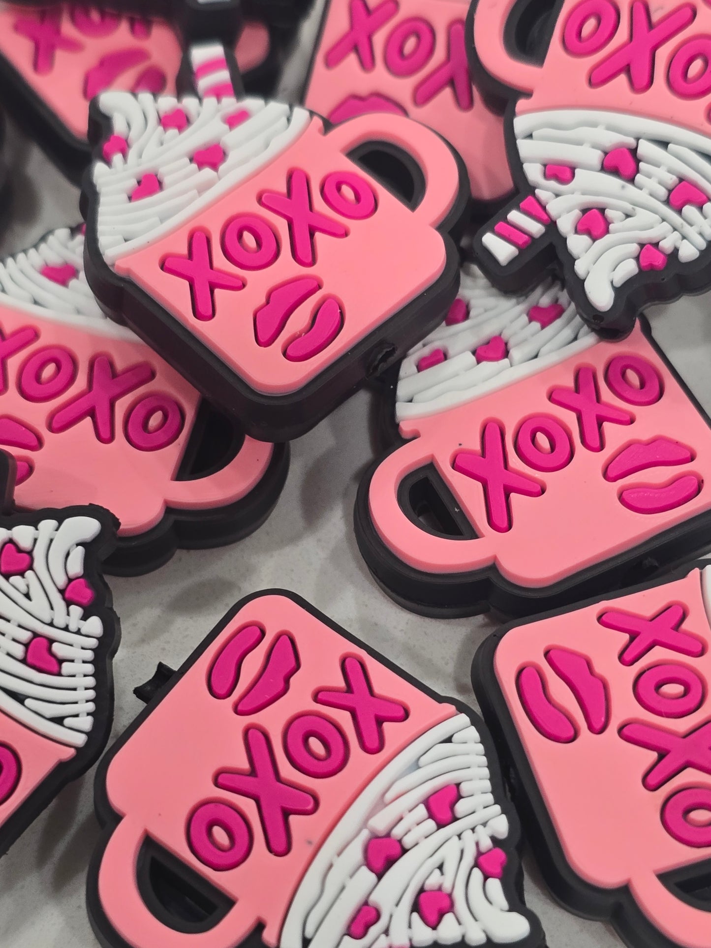 Focal Beads XOXO Cup