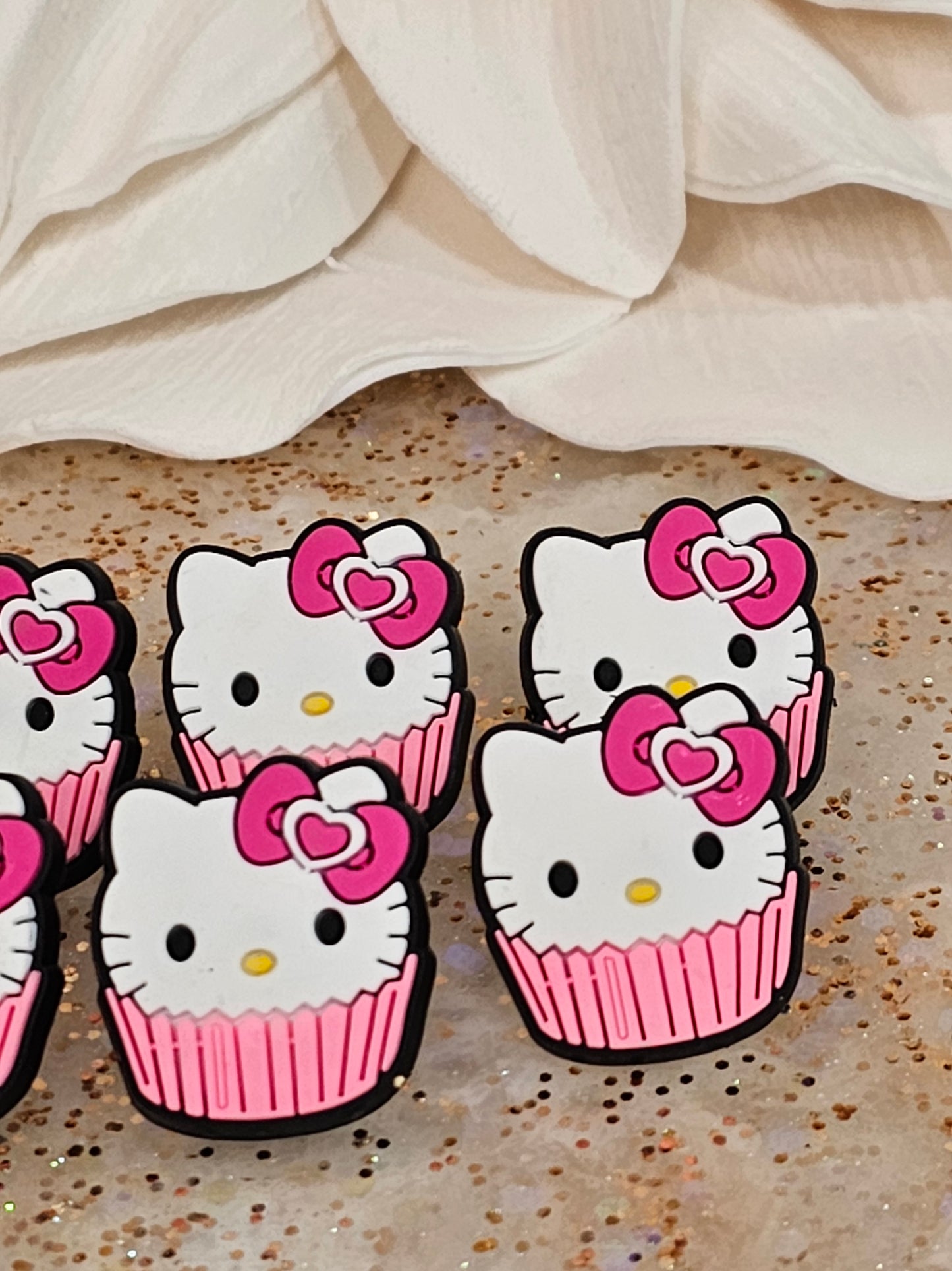 Hello Kitty Cupcake Straw/pencil or pen charms