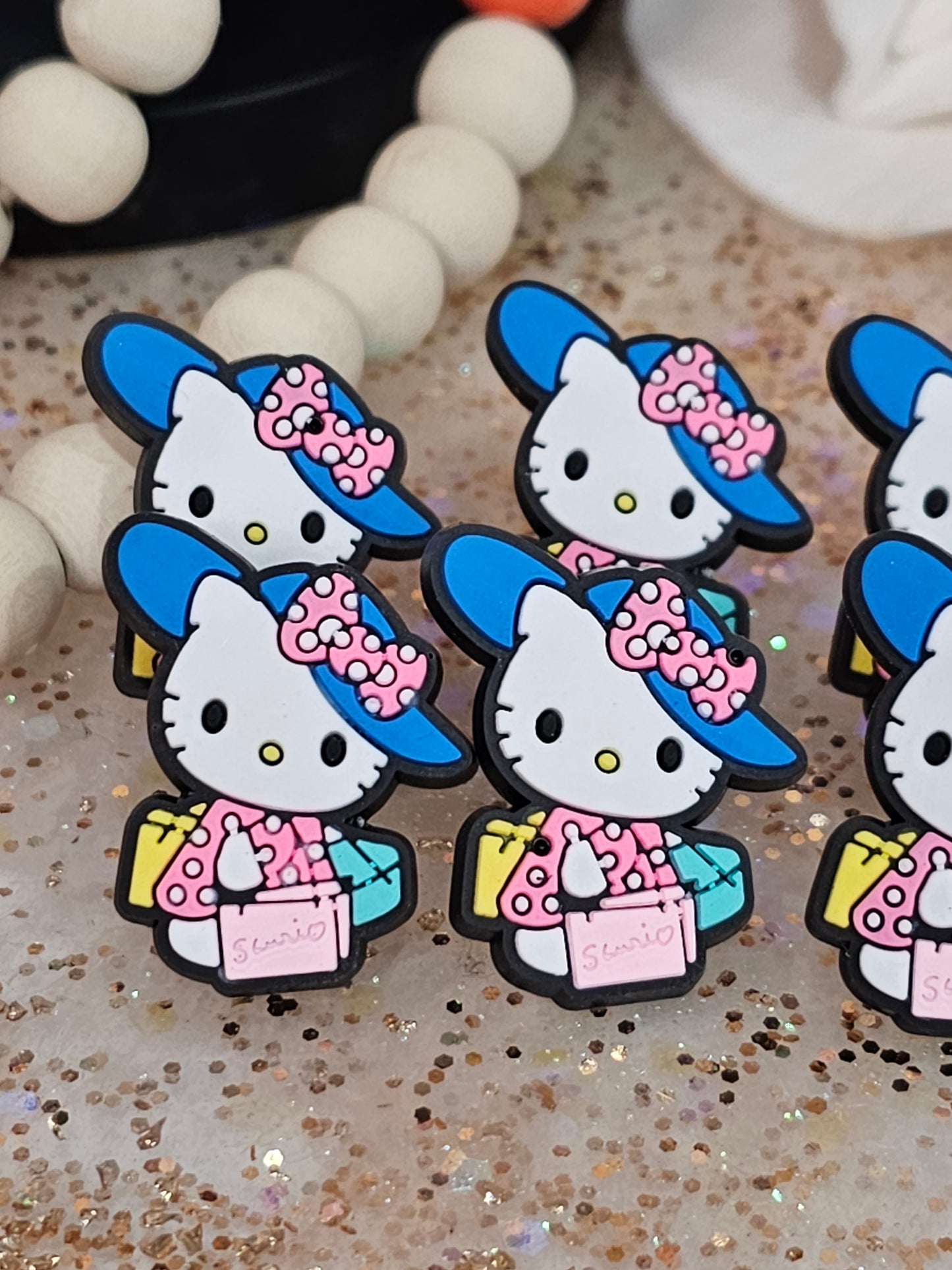 Hello Kitty with hat and bag- Straw/pencil or pen charms