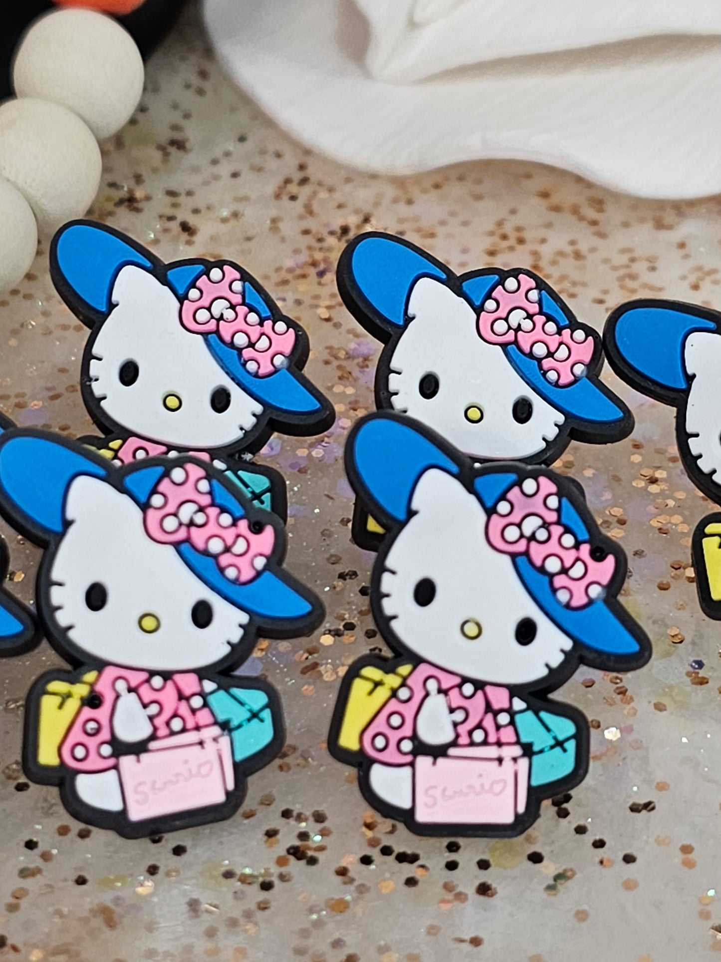 Hello Kitty with hat and bag- Straw/pencil or pen charms