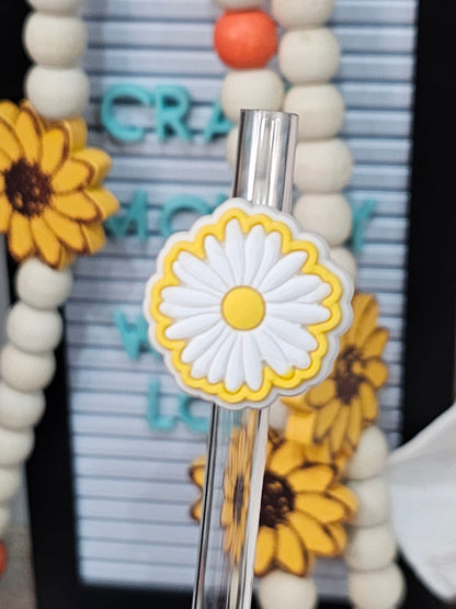 White yellow Daisy flowers Straw/pencil or pen charms