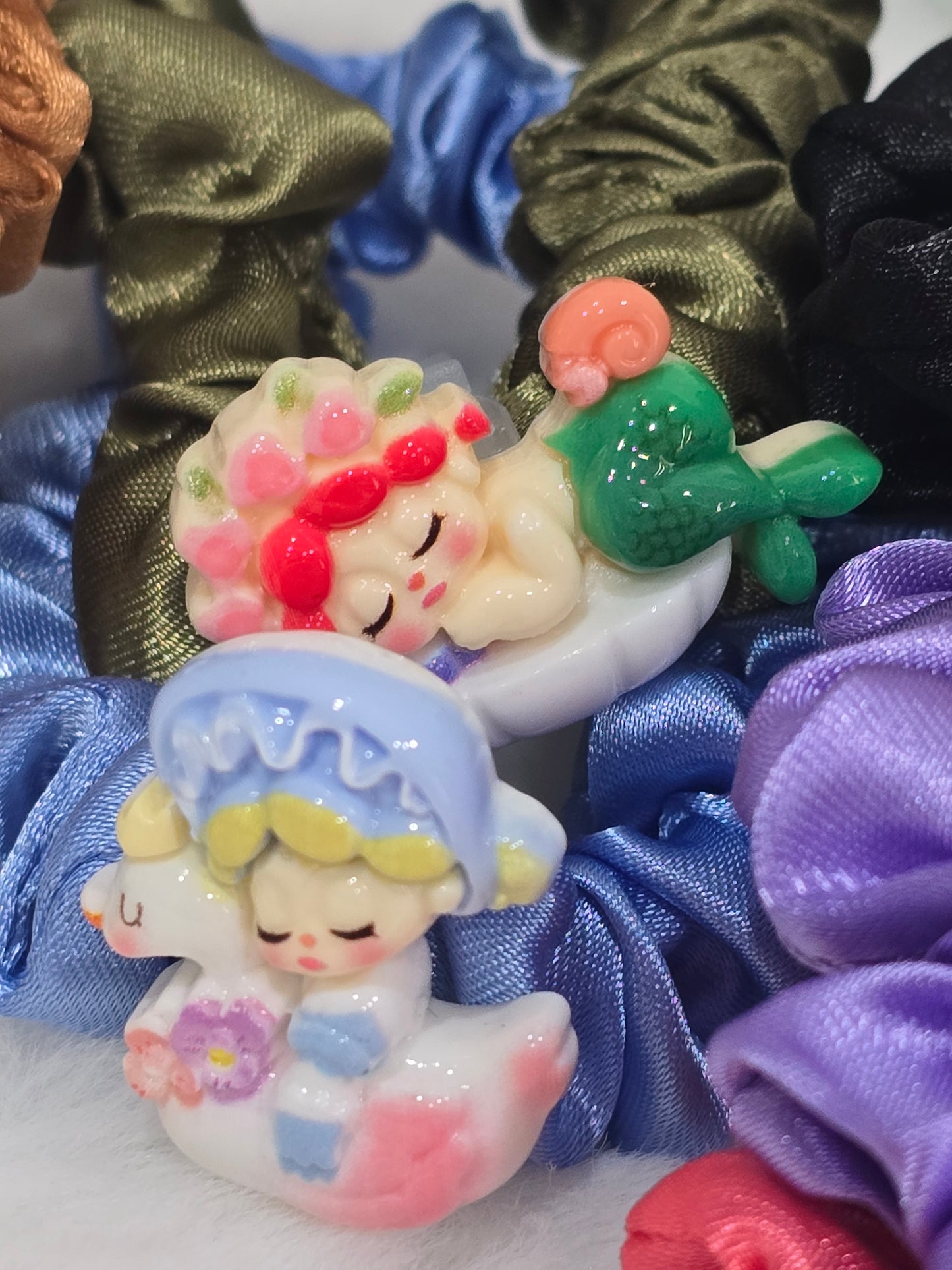 Handmade scrunchies with Acrylic detachable charms- Sleeping wendy popmart- set of 5pcs