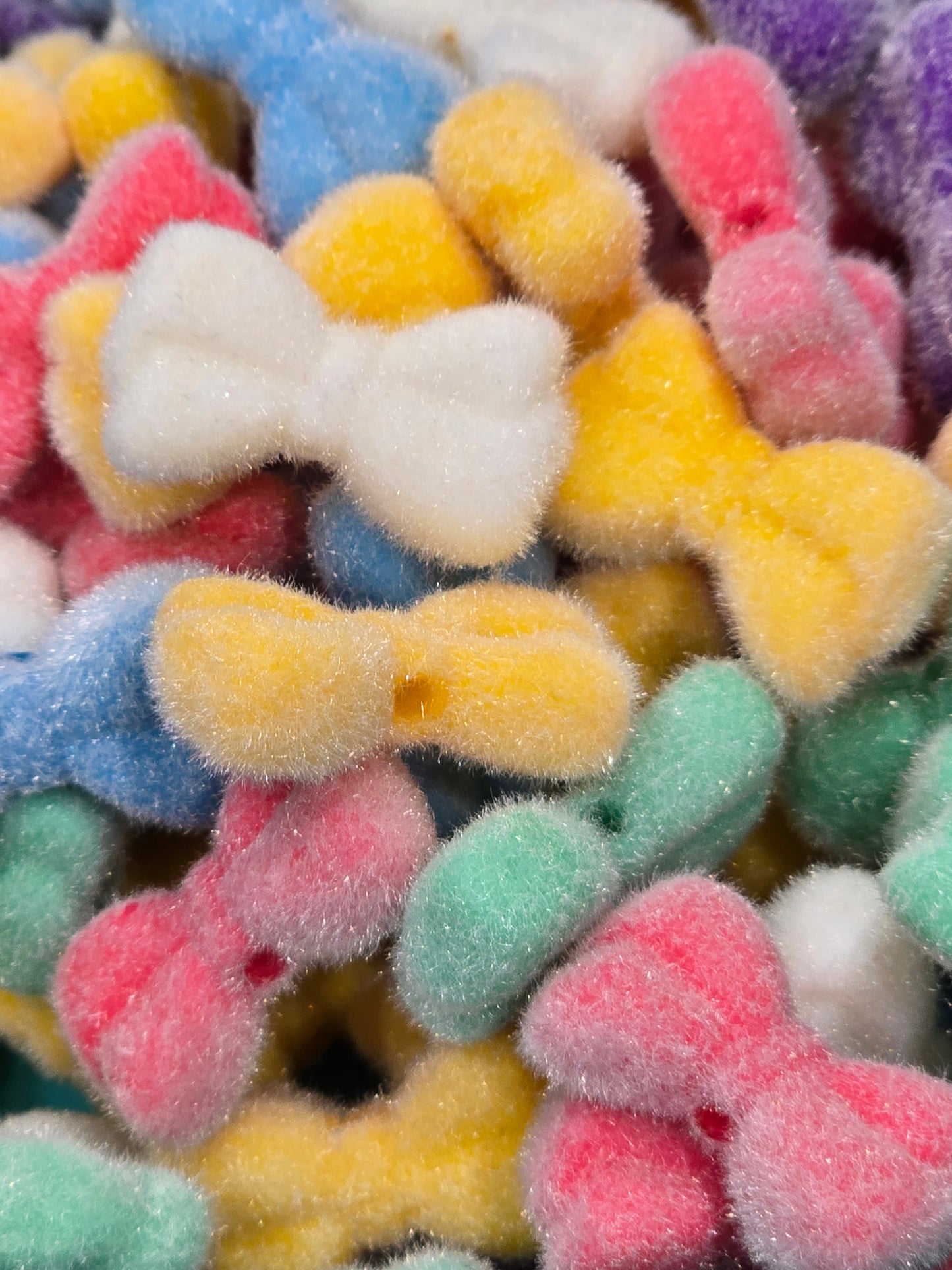 Fuzzy bows beads 16mm