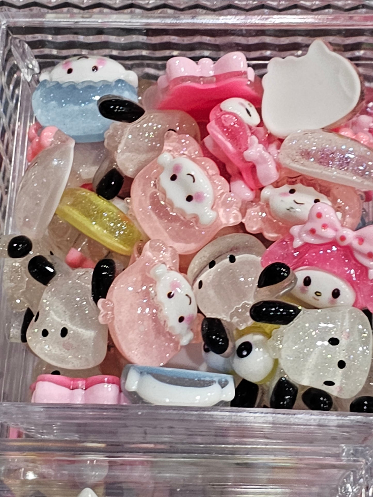 Sanrio heads charms mix