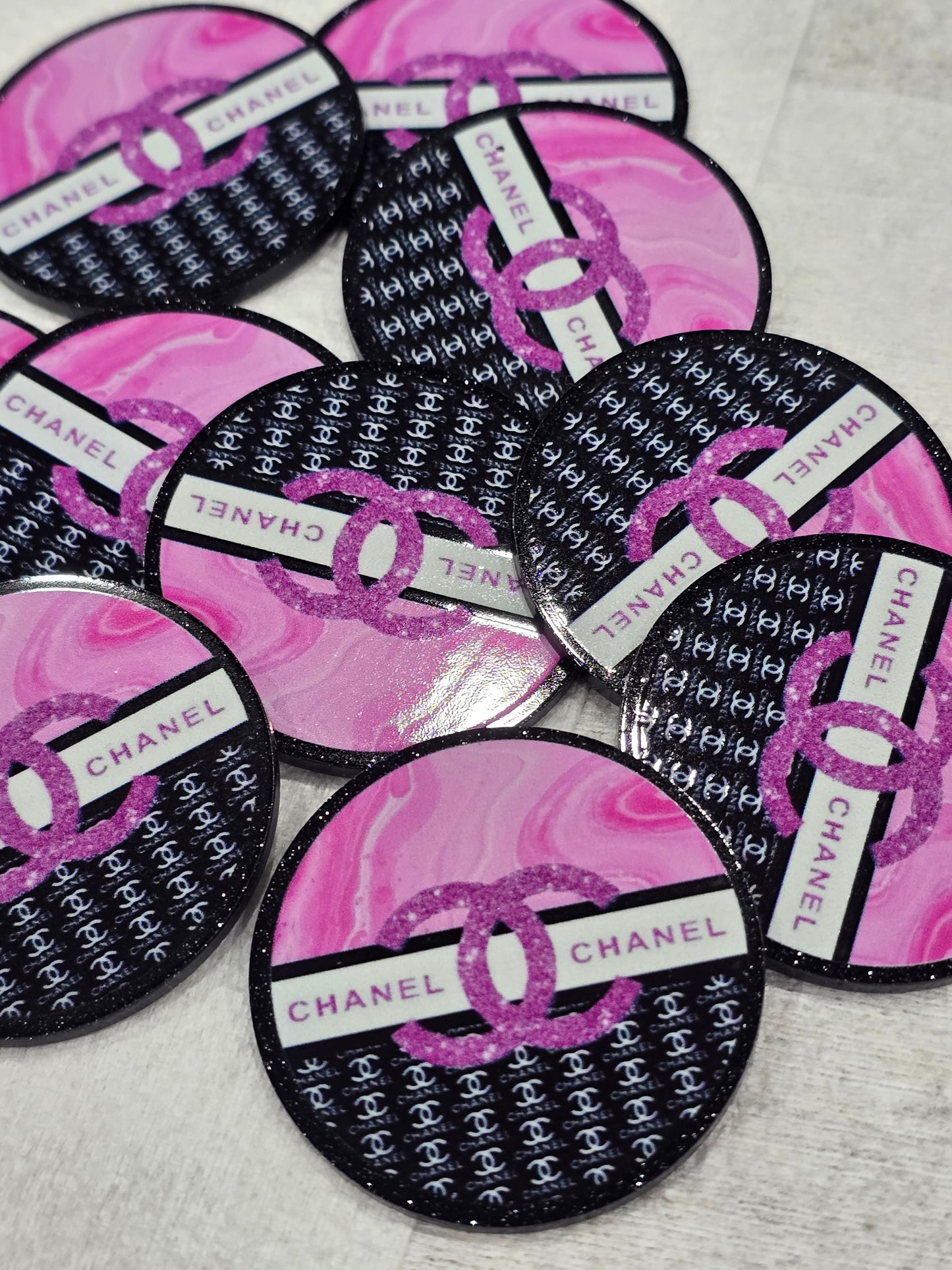 Round CC pinka and black disc